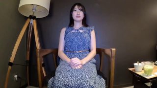 颜值女神第一视角手持镜头拍摄直播，粉嫩大奶特写美鲍鱼手揉搓阴蒂，掰穴很粉嫩嫩第05集